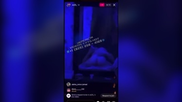 Sr jiménez cogiendo con una jovencita en un live