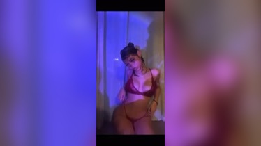 Tiktoker junibelle video filtrado tocandose